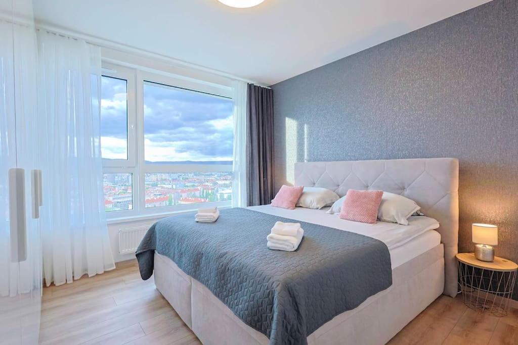 Danubius One - Spacious Apartment W Free Parking Bratislava Ngoại thất bức ảnh