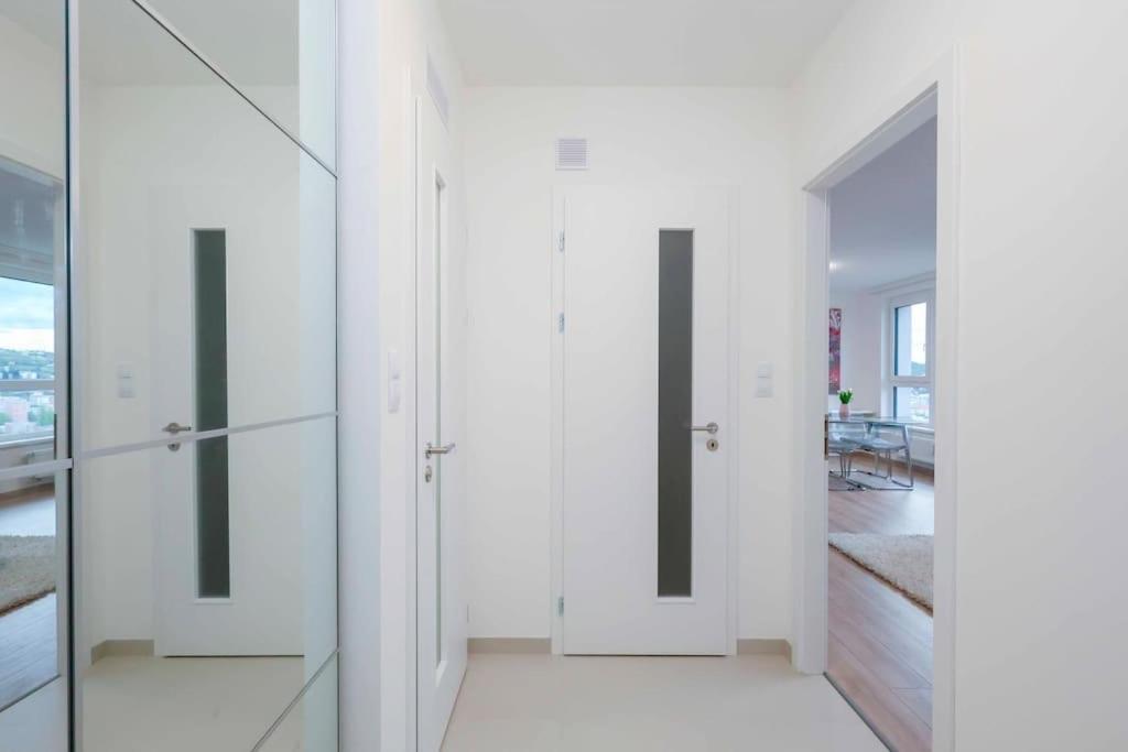 Danubius One - Spacious Apartment W Free Parking Bratislava Ngoại thất bức ảnh