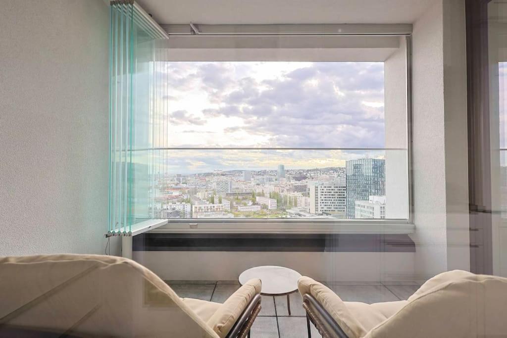 Danubius One - Spacious Apartment W Free Parking Bratislava Ngoại thất bức ảnh
