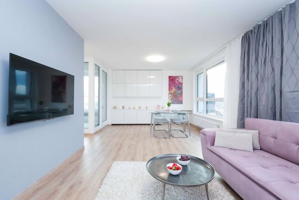 Danubius One - Spacious Apartment W Free Parking Bratislava Ngoại thất bức ảnh