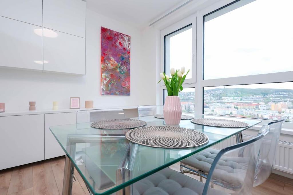 Danubius One - Spacious Apartment W Free Parking Bratislava Ngoại thất bức ảnh