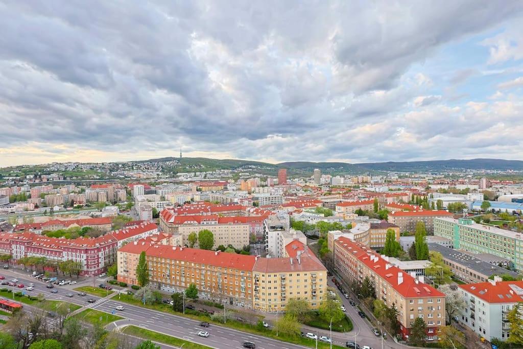 Danubius One - Spacious Apartment W Free Parking Bratislava Ngoại thất bức ảnh